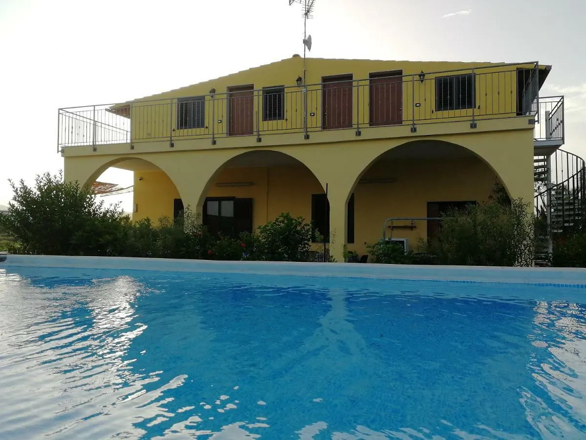 Villa Sole - Finaiti - Appartamento Per Turisti Floridia