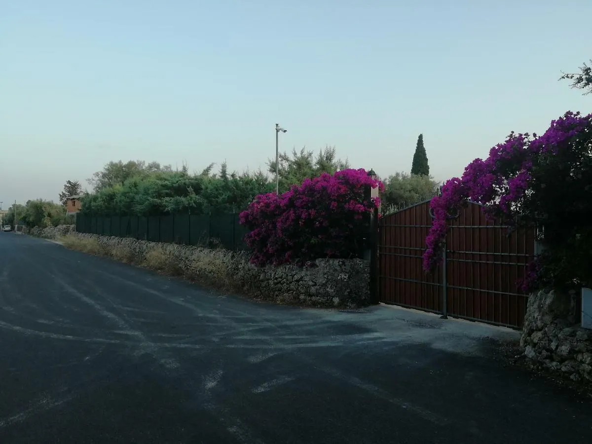 Villa Sole - Finaiti - Appartamento Per Turisti Floridia Holiday home
